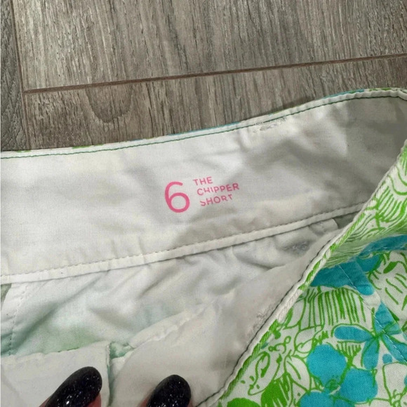 Lilly Pulitzer "It's a Zoo" Callahan
Limeade Shorts - Size 6 - Picture 5 of 6